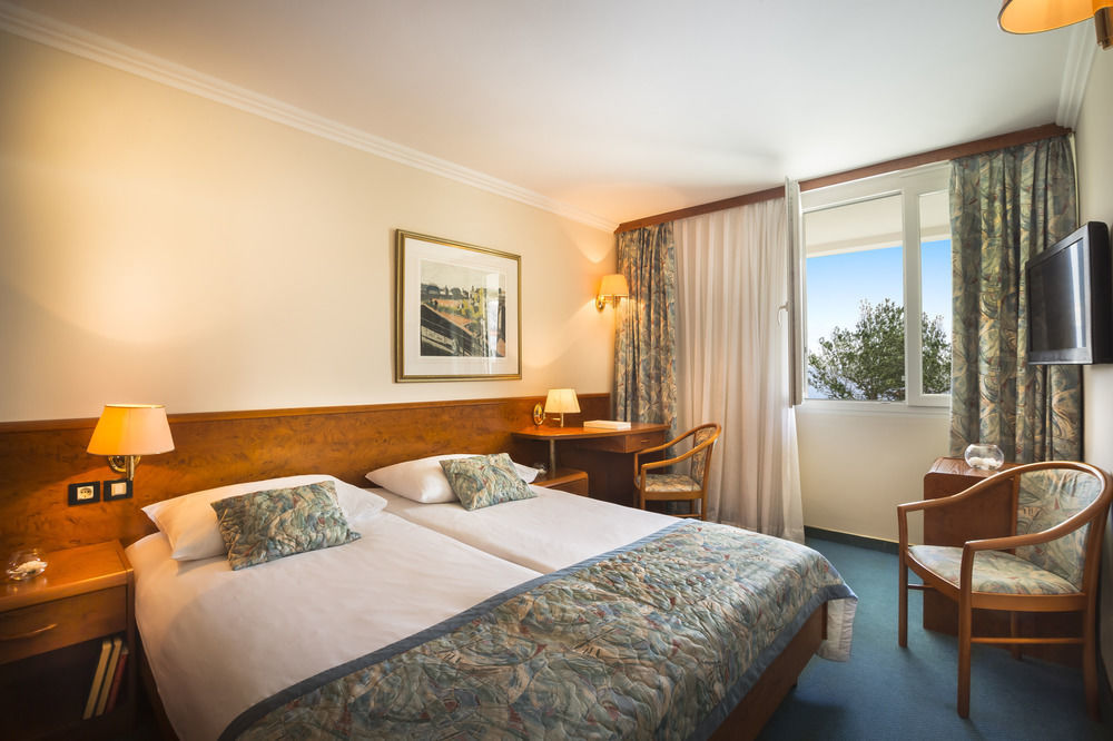 Sunny Baska Hotel By Valamar, Ex Corinthia Luaran gambar